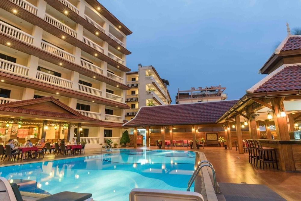The Residence Garden Pattaya Exteriör bild