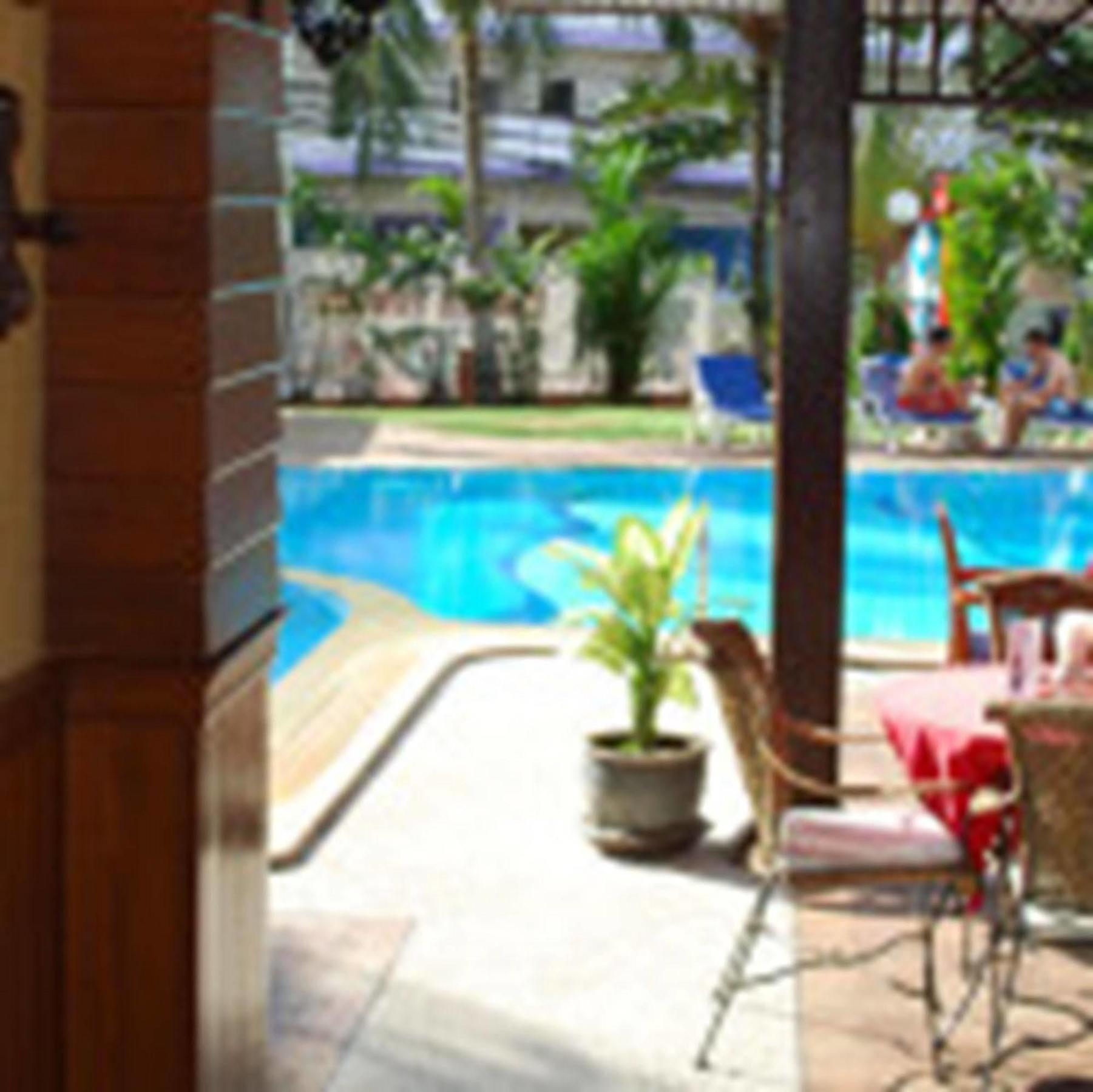 The Residence Garden Pattaya Exteriör bild