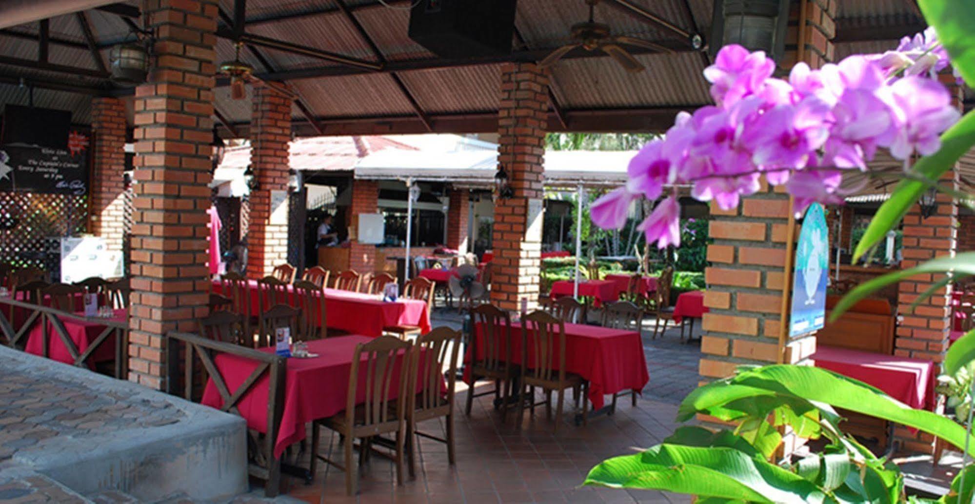 The Residence Garden Pattaya Exteriör bild
